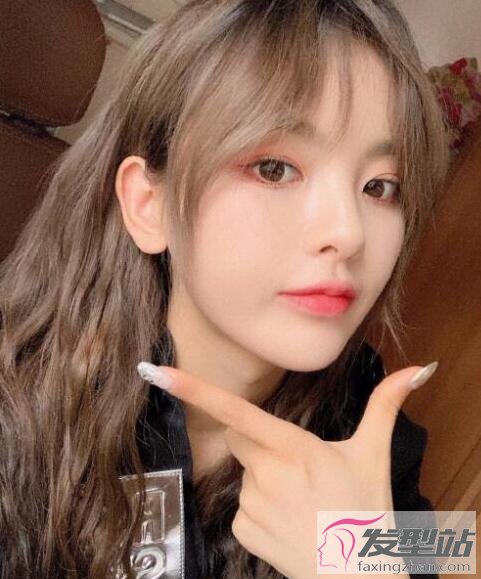 女生S卷劉海發(fā)型