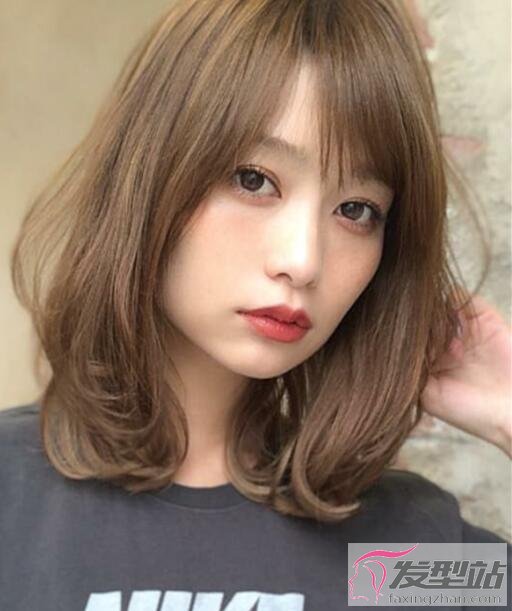 女生齊肩發(fā)發(fā)型
