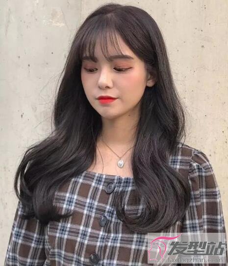 女生C卷燙發(fā)發(fā)型