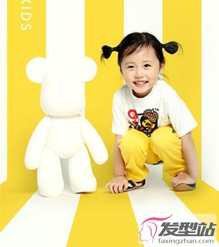 小女孩哪吒頭扎發(fā)