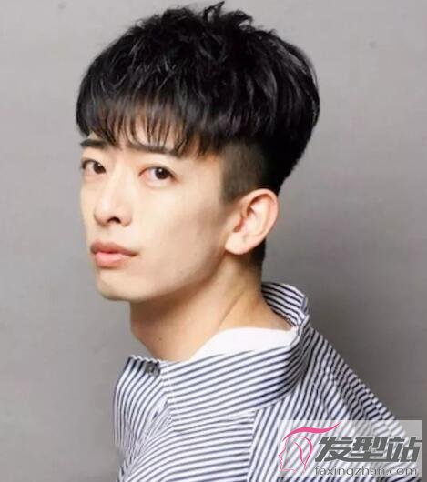 男生齊劉海碎剪發(fā)型