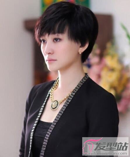女領(lǐng)導(dǎo)干練發(fā)型