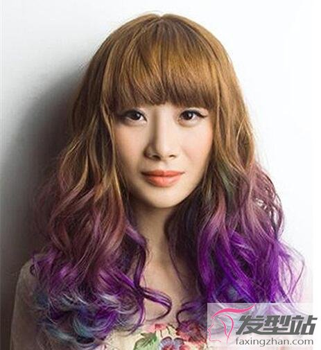 女生漸變色染發(fā)發(fā)型