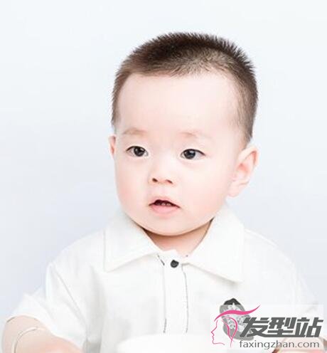 小男孩寸頭發(fā)型