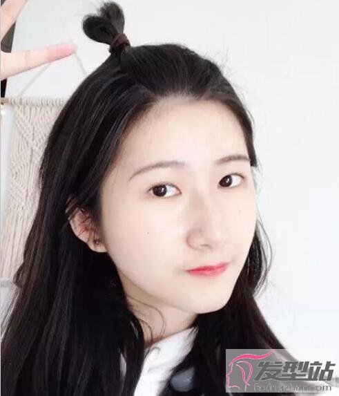 女生愛(ài)心扎發(fā)發(fā)型