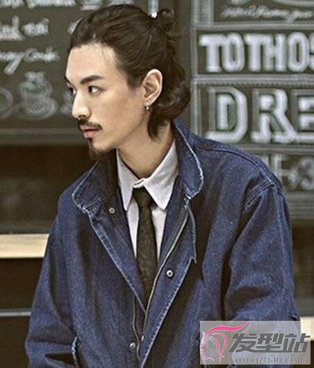 男生扎辮子發(fā)型