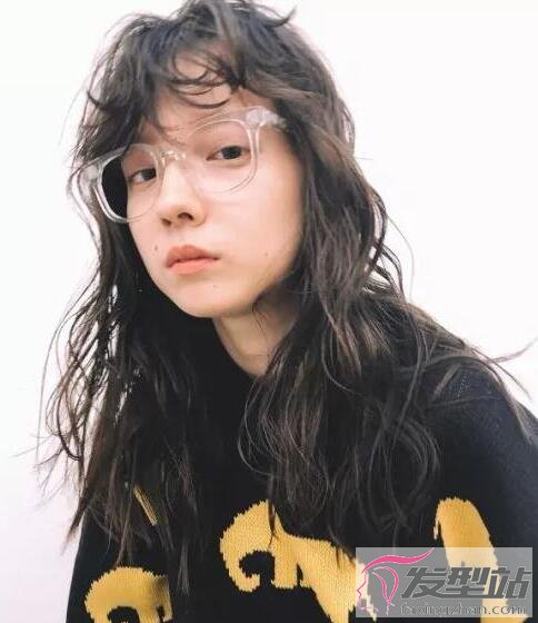 女生色染發(fā)發(fā)型