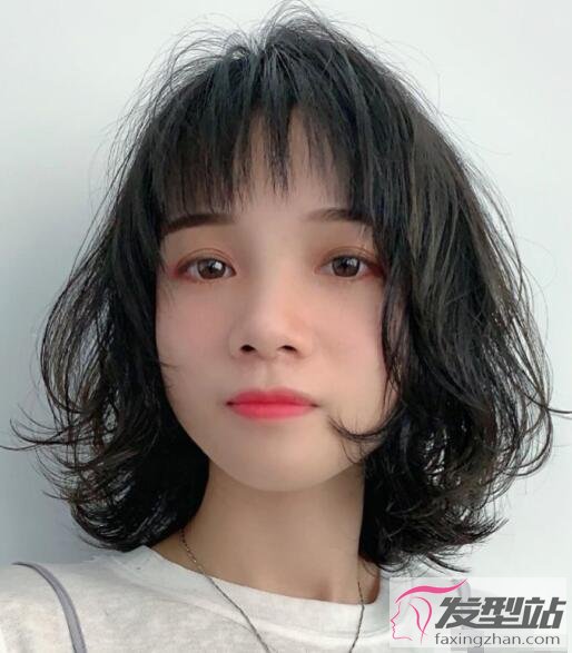 圓臉女生短發(fā)發(fā)型