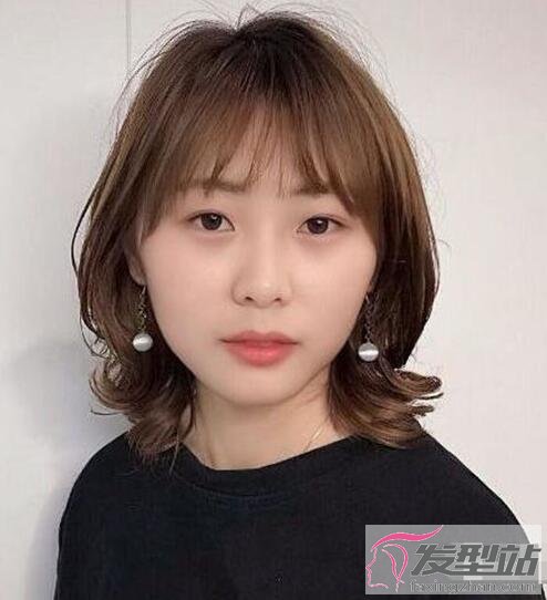 圓臉女生短發(fā)發(fā)型