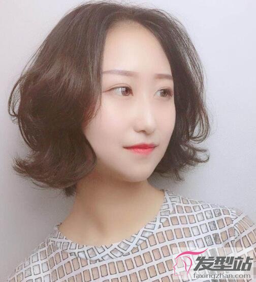 圓臉女生短發(fā)發(fā)型