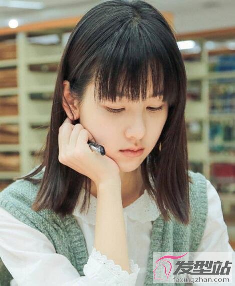 女生齊肩直發(fā)發(fā)型