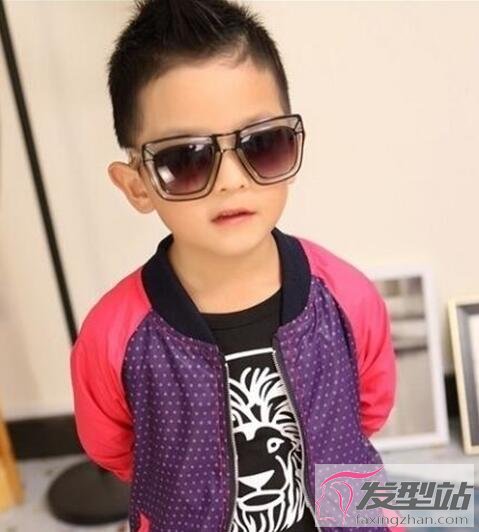 小男孩子彈頭發(fā)型