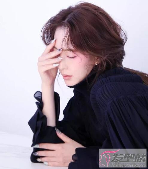 女生色染發(fā)發(fā)型