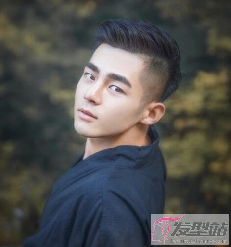 頭小男生時(shí)尚發(fā)型
