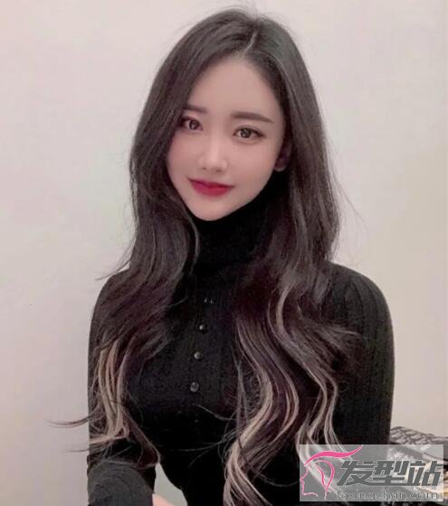 女生人魚卷發(fā)發(fā)型