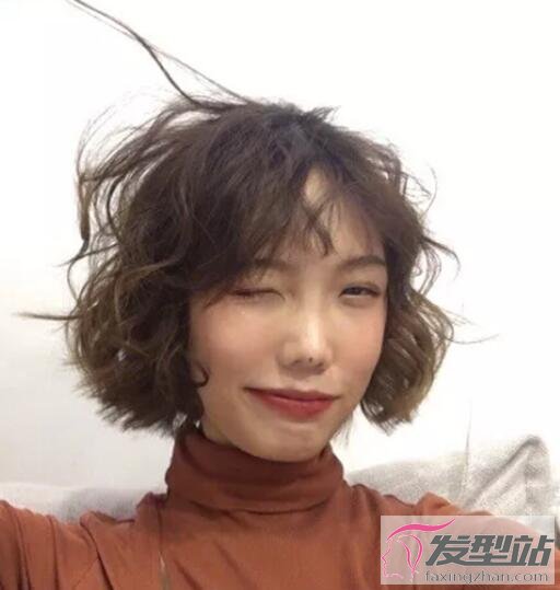 女生短發(fā)S卷發(fā)型