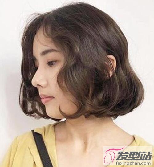 女生短發(fā)S卷發(fā)型