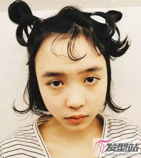 女生霧黑色染發(fā)發(fā)型
