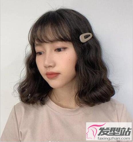 短發(fā)水波紋燙發(fā)