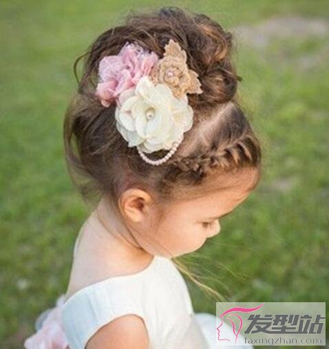 小女孩蝎子辮編發(fā)