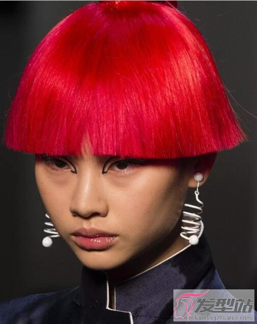 女生西瓜頭短發(fā)發(fā)型
