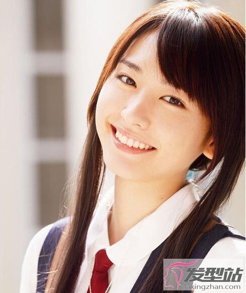 女生日系直發(fā)發(fā)型