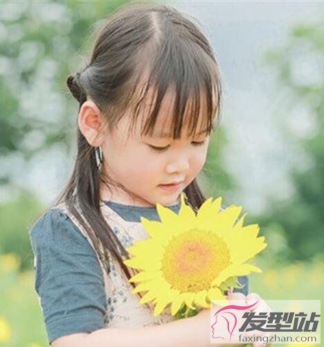 小女孩披肩發(fā)發(fā)型