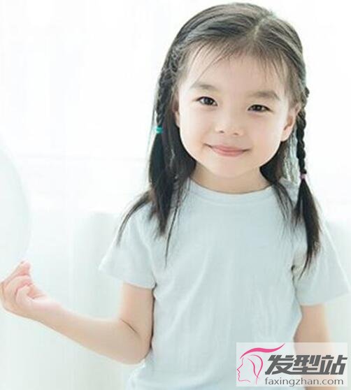 小女孩披肩發(fā)發(fā)型