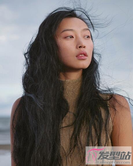 碎發(fā)多女生發(fā)型