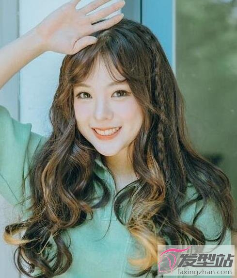 碎發(fā)多女生發(fā)型