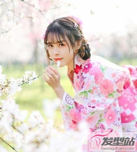 女生寫(xiě)真發(fā)型