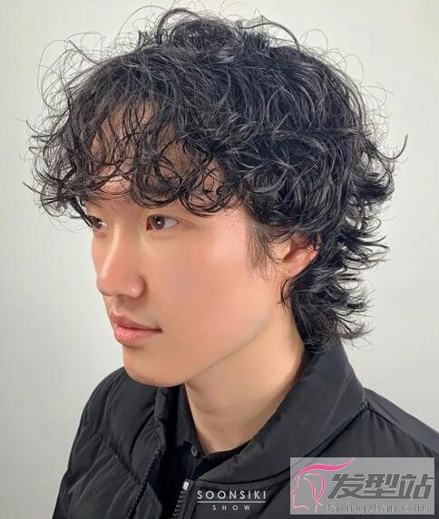 男生小卷燙發(fā)發(fā)型