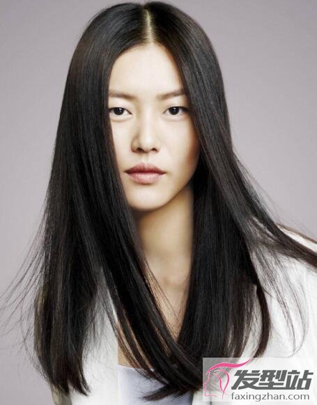 女生長直發(fā)發(fā)型