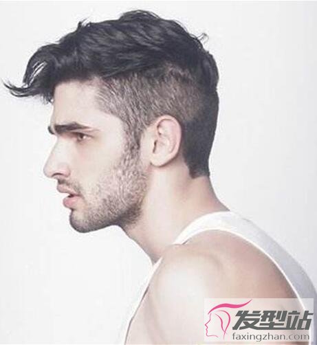男生剃鬢角短發(fā)