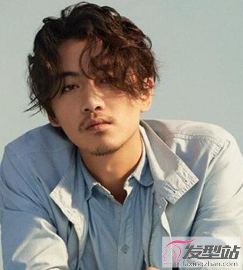 大臉男生劉海發(fā)型