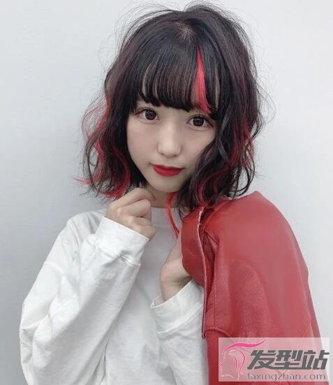 女生挑染發(fā)型