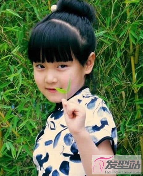小女孩穿旗袍發(fā)型