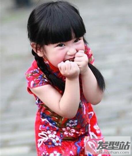 小女孩穿旗袍發(fā)型