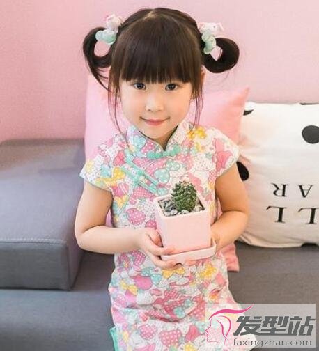 小女孩穿旗袍發(fā)型