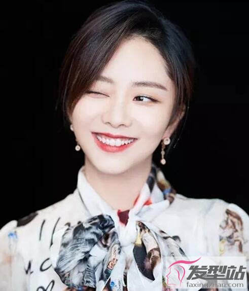 女生黑茶色染發(fā)發(fā)型
