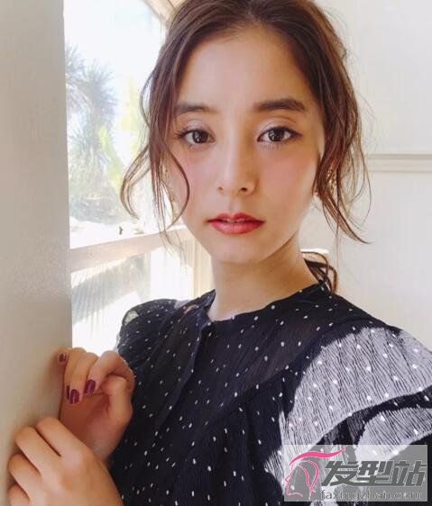 頭發(fā)少女生劉海發(fā)型