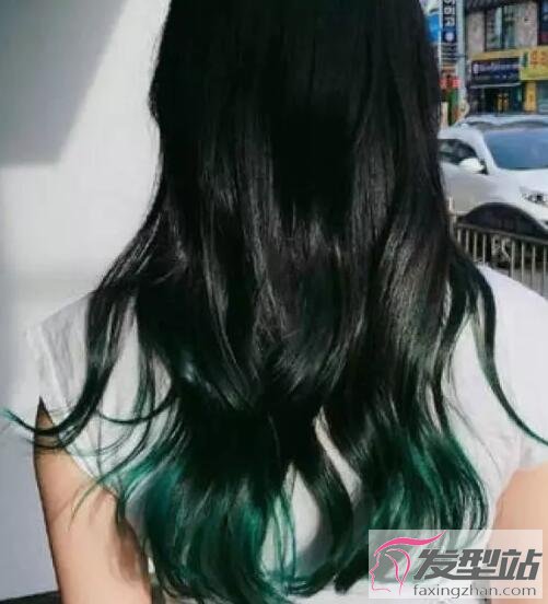 女生綠色染發(fā)發(fā)型