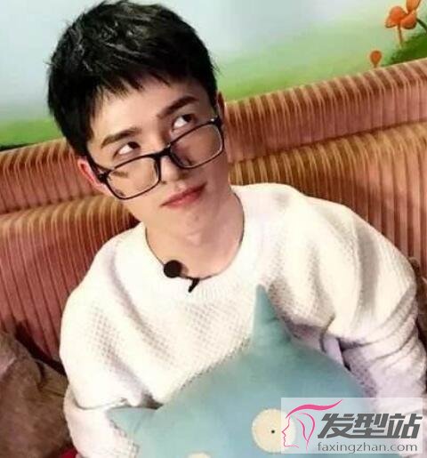 男生狗啃劉海短發(fā)