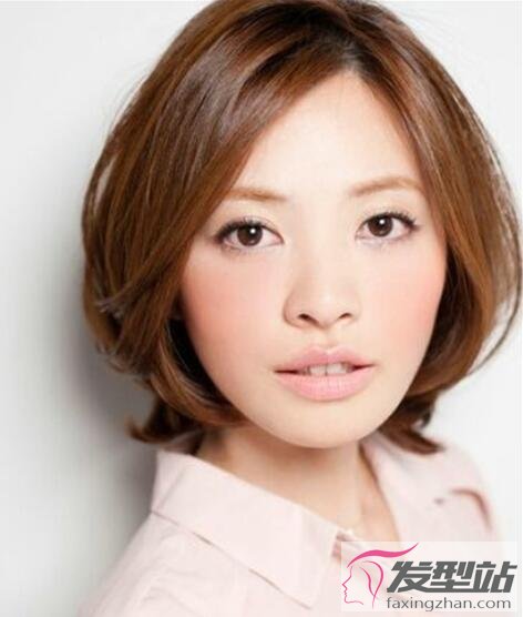 女生三七分短發(fā)發(fā)型