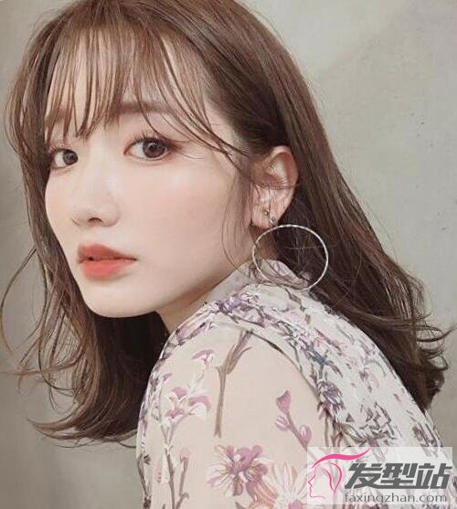 高顴骨女生劉海發(fā)型