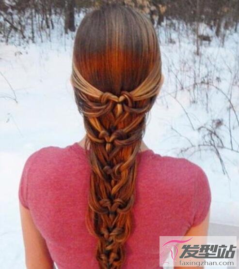 女生愛(ài)心編發(fā)發(fā)型