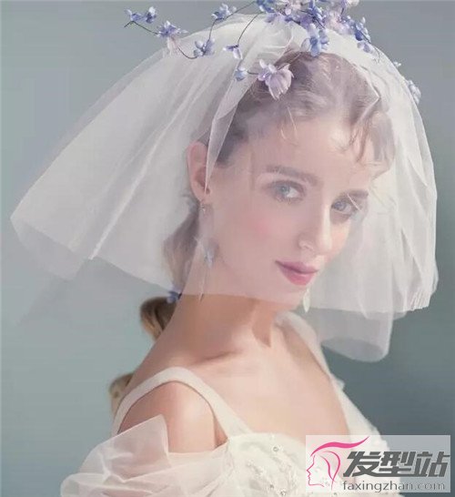 新娘戴頭紗發(fā)型