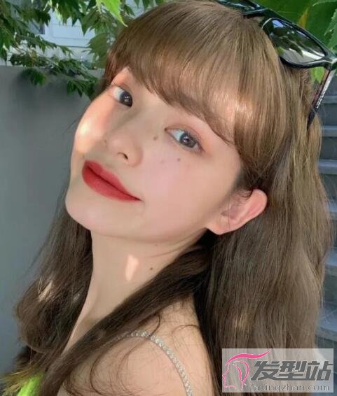 女生色染發(fā)發(fā)型