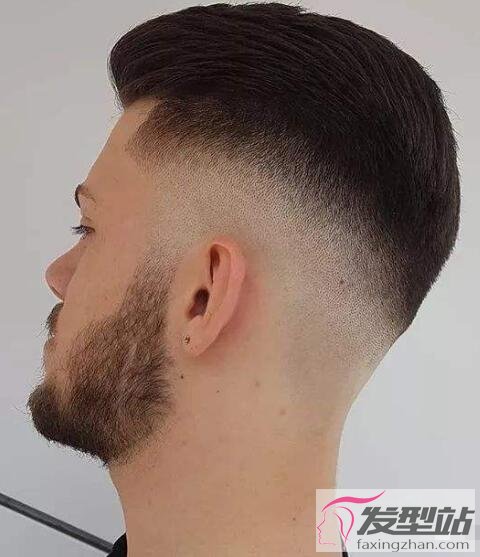男生周邊光發(fā)型