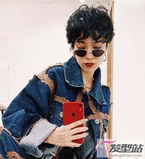 復(fù)古卷超短發(fā)發(fā)型